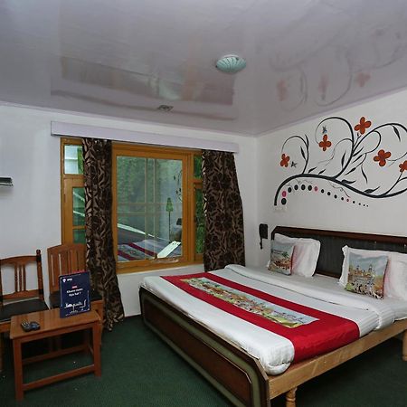 Oyo Flagship Hotel Palace Pahalgam Exterior photo