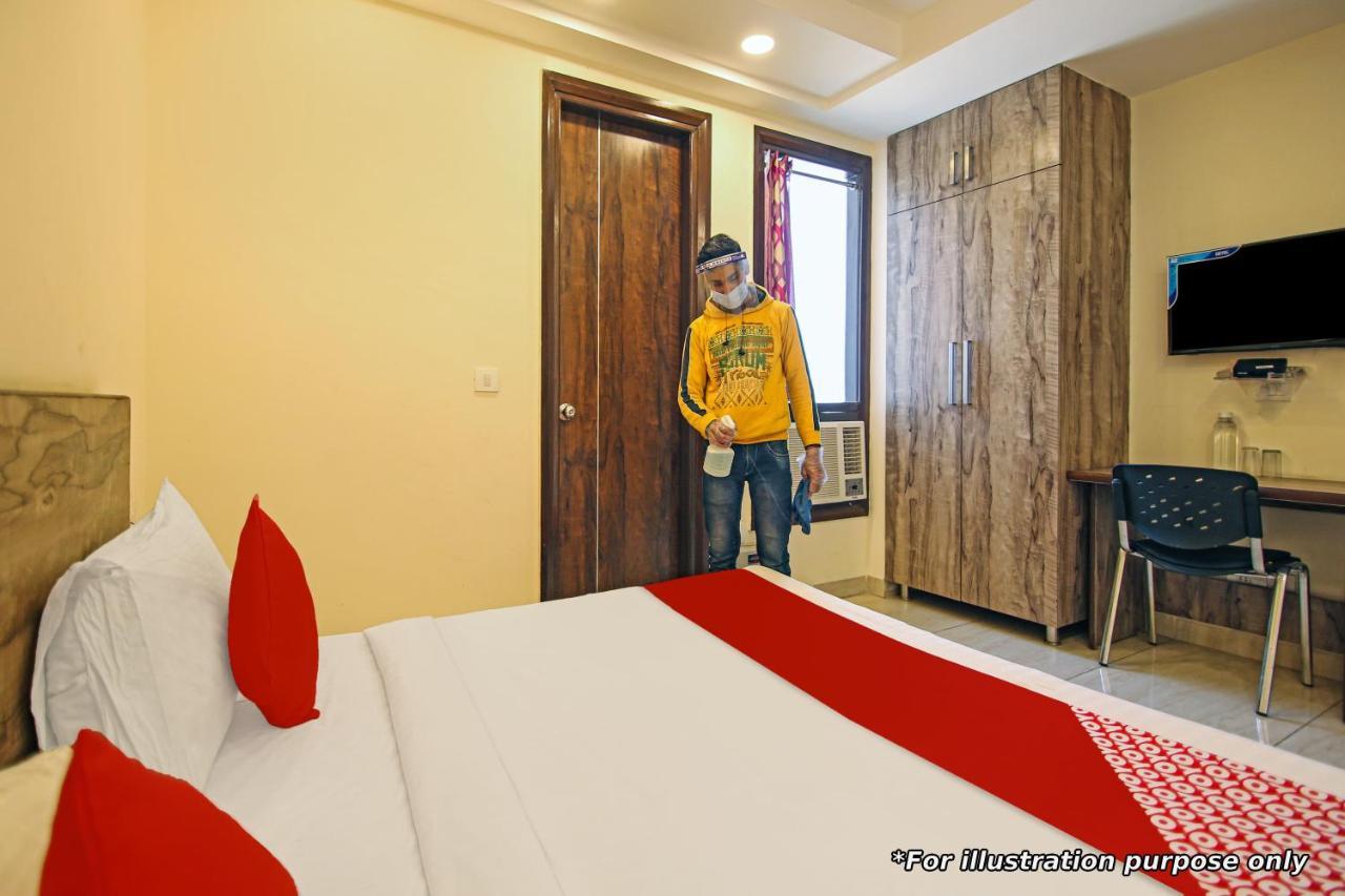 Oyo Flagship Hotel Palace Pahalgam Exterior photo