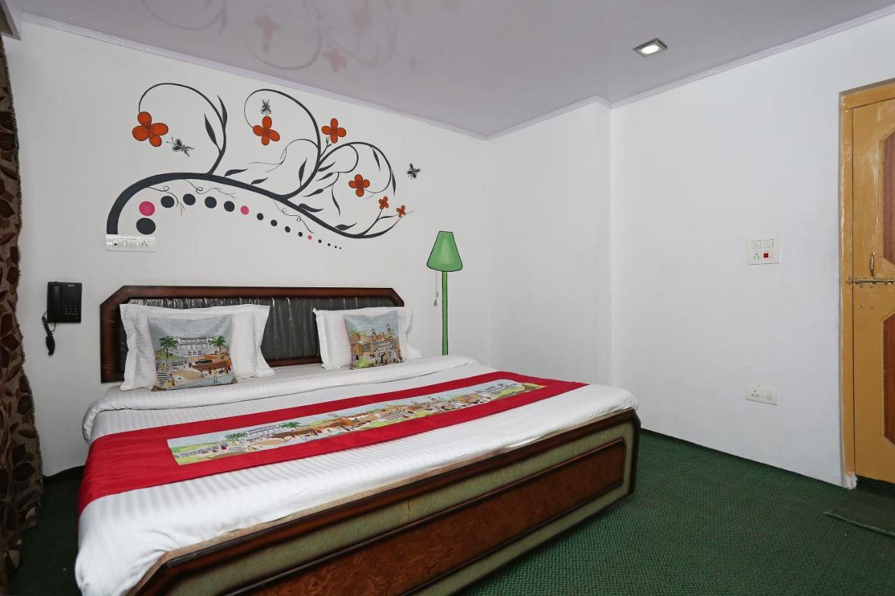 Oyo Flagship Hotel Palace Pahalgam Exterior photo